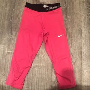 Nike Pro Hot pink Capri leggings
